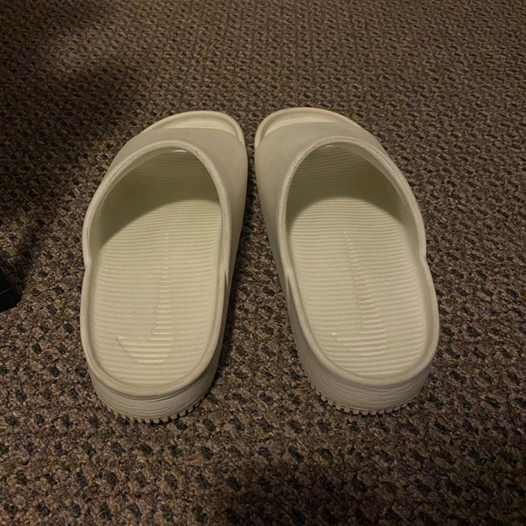 Nike White Air Force slides size 10 - Picture 3 of 6